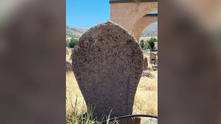 Kayseri'nin o ilçesindeki mezar taşlarıyla ilgili dikkat çeken gelişme!