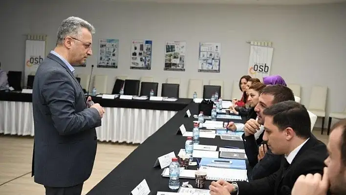Kayseri OSB'de İhracatta Müşteri Bulma Teknikleri Eğitimi Verildi