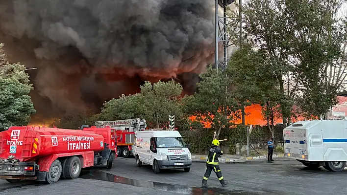 Kayseri OSB'deki yangın yerinden ilk görüntüler...