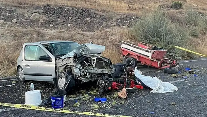 Kayseri plakalı araç Ürgüp'te kaza yaptı: 1 ölü 4 yaralı!