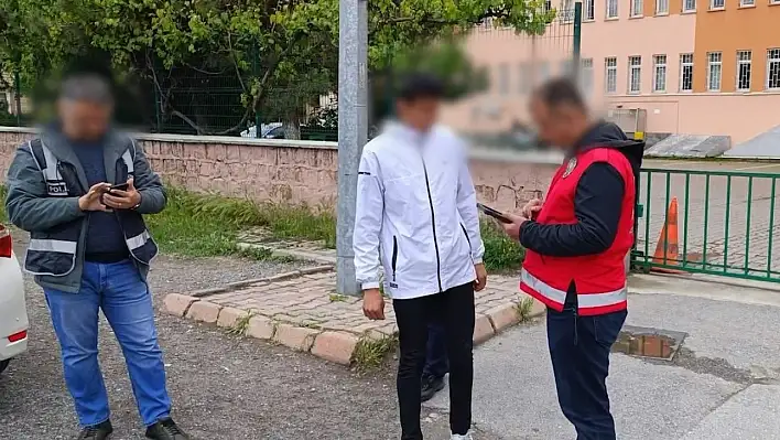 Kayseri polisinden çocuklara sigara satanlara operasyon