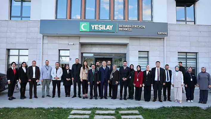 Kayseri protokolü Yeşilay Rehabilitasyon Merkezi'nde...