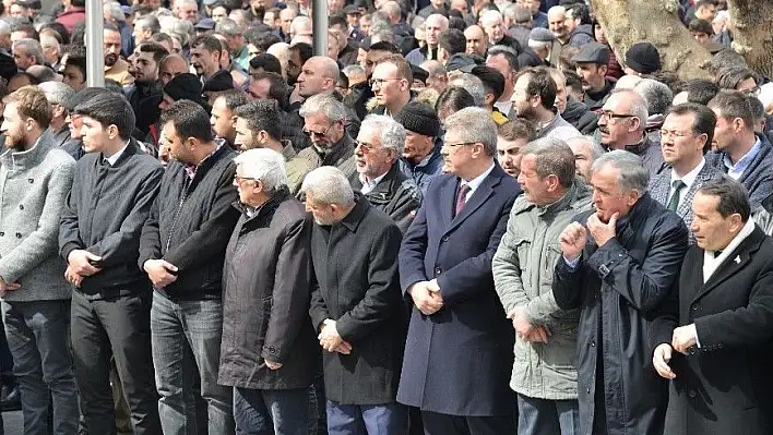 Kayseri Şeker İdlib Şehitleri anısına lokma tatlısı dağıttı
