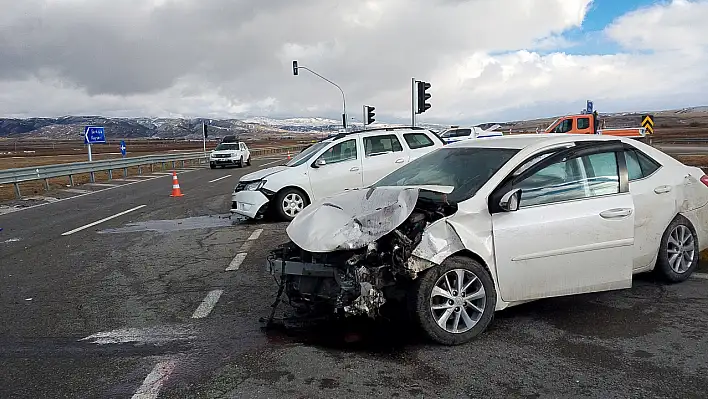 Kayseri-Sivas kara yolunda kaza