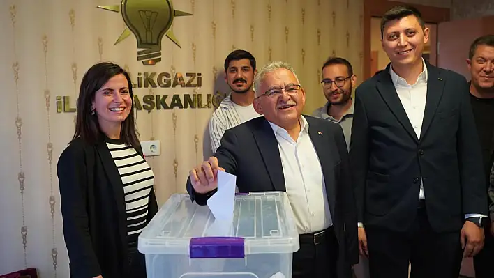 Kayseri siyasetinde hareketlilik! Büyükkılıç oyunu kullandı