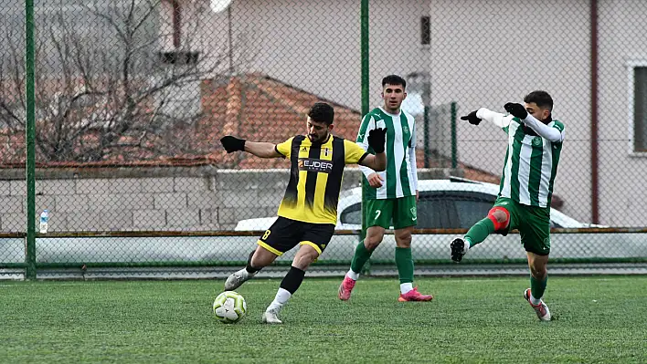 Zirveyi yakından ilgilendiren karşılaşmada kazanan belli oldu