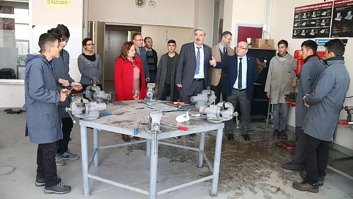 Kayseri Üniversitesi, İncesu OSB'ye MYO Kurulması İçin Çalışmalara Başladı
