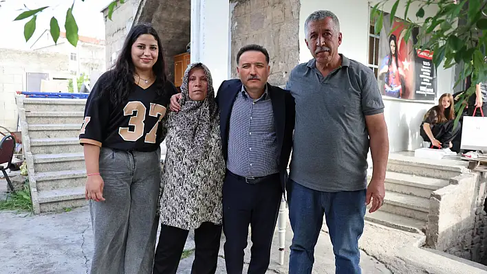 Kayseri Valisi'nden milli şampiyona sürpriz ziyaret