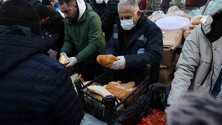 Büyükşehir Belediyesi Kahramanmaraş'ta iftar sofrası kuracak...