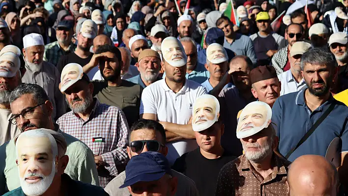 Kayseri ve Niğde'de vatandaşlar meydanlara indi