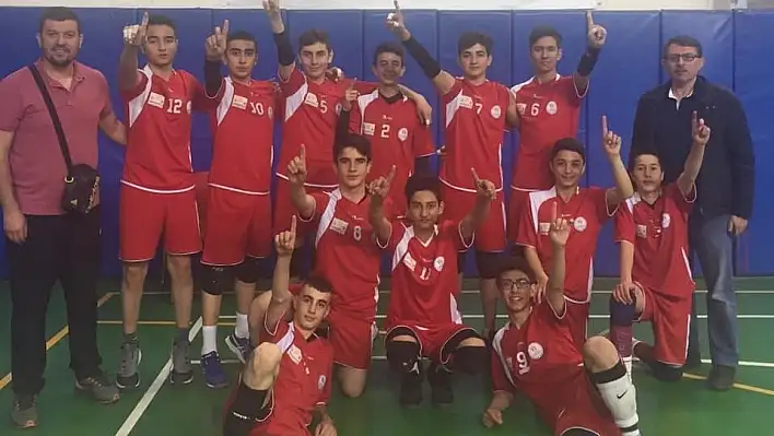 Kayseri Voleybol Analig takımı ilk 4 takım arasına kaldı