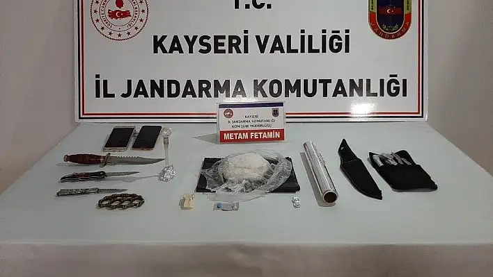 Kayseri'ye uyuşturucu sokmak isteyenleri jandarma engelledi
