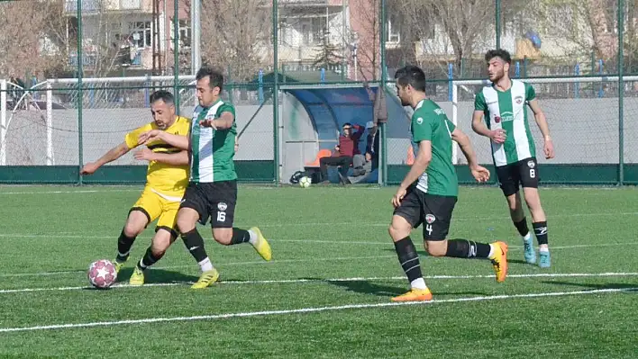 Kayserigücü: 2 - Yahyalıspor: 3