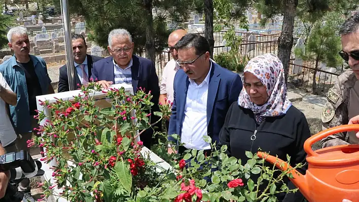 Kayserili şehit mezarı başında anıldı