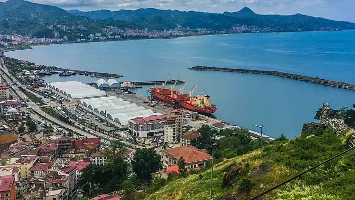 Kayserili iş adamı Giresun'da bakın ne dağıttı!