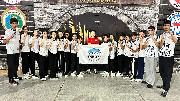 Kayserili minik kick boks sporculardan büyük başarı