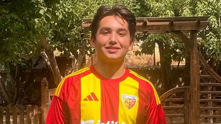 Kayserili öğrenci öyküsüyle Türkiye birincisi oldu