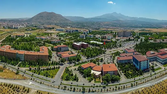 Kayserili öğrencilerin gözü yüksekte! 40 kilometreye yükselen uydu yaptılar