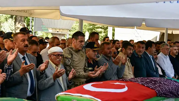Kayserili şehit annesi toprağa verildi