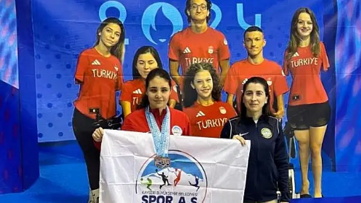 Kayserili sporcu 5 farklı yüzme stiliyle milli takıma seçildi