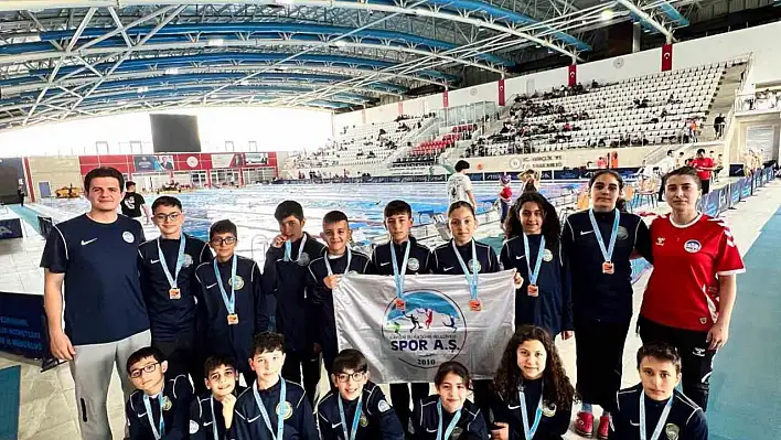 Kayseri yüzmede fırtına estirdi!
