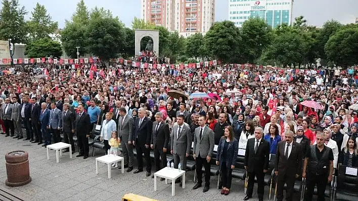 Kayserililer Ahmet Şafak konseri ile coştu