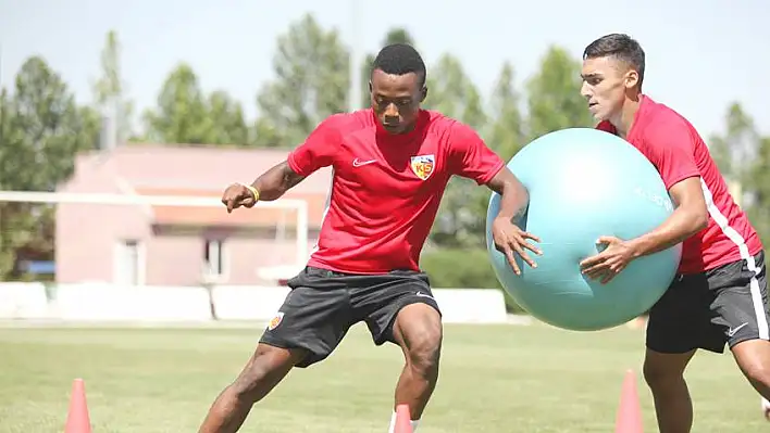 Kayserispor'a Agali önerdi