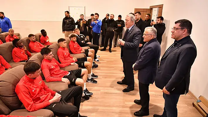 Kayserispor'a dev destek - Futbolculara yanında olduklarını gösterdiler!