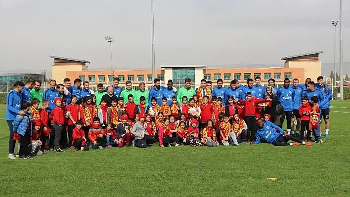 Kayserispor'a moral ziyareti