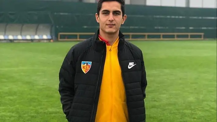 Kayserispor Abdullah'ı profesyonel yaptı
