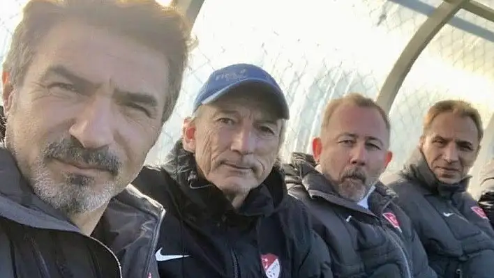 Kayserispor antrenörü Pro Lisans kursunda