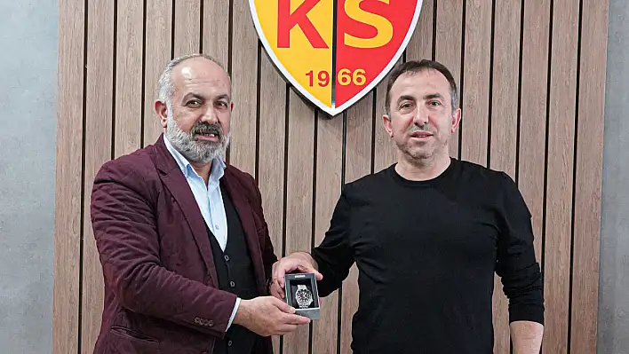 Kayserispor Başkanı Çamlı'nın, Uçar'a hediye ettiği saatin fiyatı merak konusu oldu!