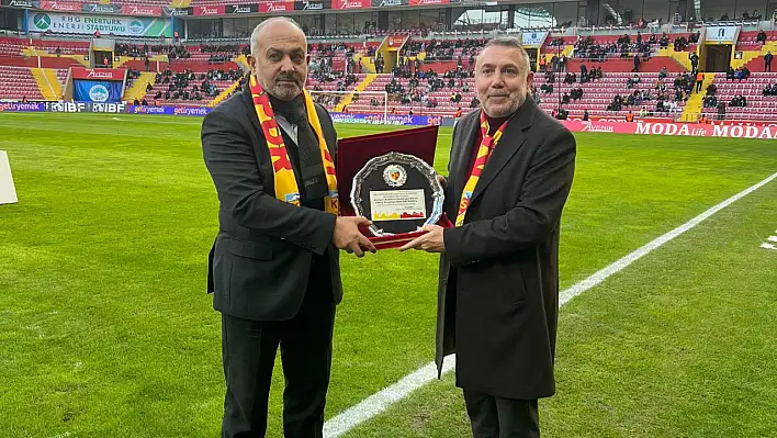 Kayserispor Başkanı Ertekin'e neden plaket verdi?