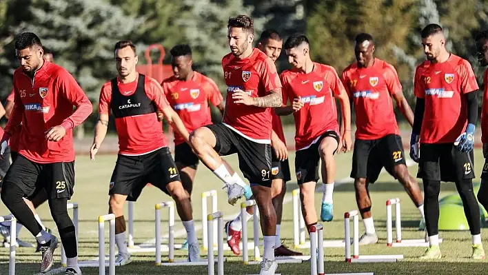 Kayserispor'da 31 futbolcunun lisansı çıktı