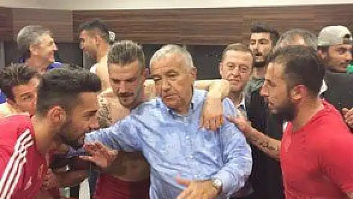 KAYSERİSPOR'DA DÜŞÜNDÜREN SEVİNÇ