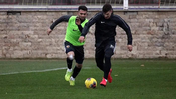 Kayserispor'da 12 futbolcunun sözleşmesi bitiyor