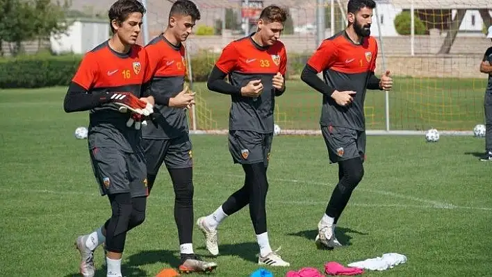 Kayserispor'da kalede kim oynayacak?