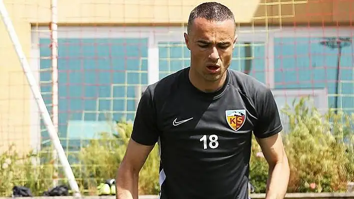 Kayserispor'da sağ bek Zoran'a emanet