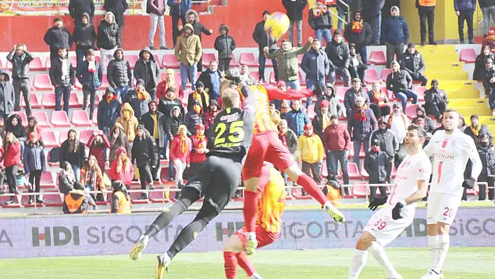 Kayserispor Denizli'ye üç puana uçtu