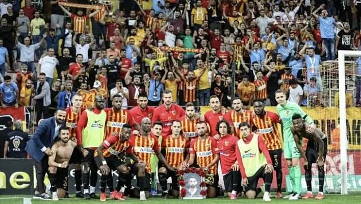 Kayserispor, galibiyeti hayatını kaybeden taraftarına armağan etti