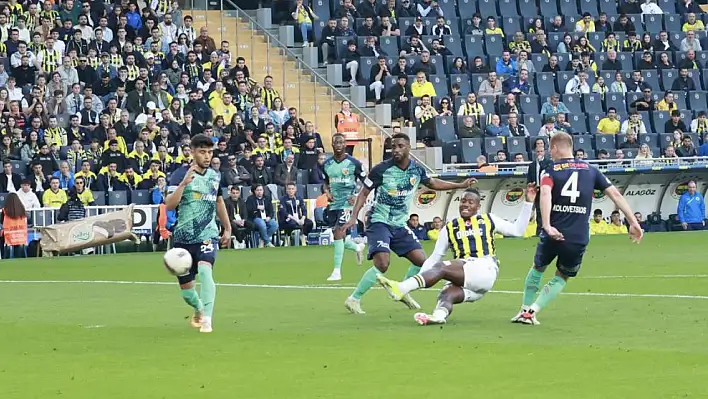 Fenerbahçe-Kayserispor maçında ilk yarı sona erdi!