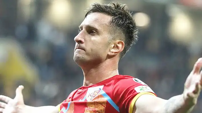 Kayserispor'u Mario Gavranovic sırtlıyor