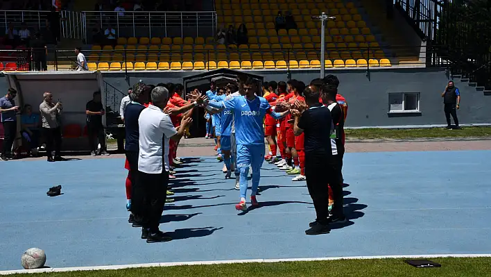 Kayserispor U19 takımından jest