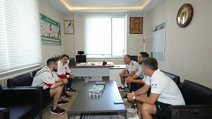 Kayserispor'un eski hocasına Milli ziyaret