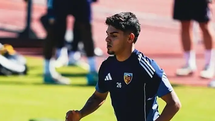 Kayserispor'un genç yıldızı A takıma yükseldi