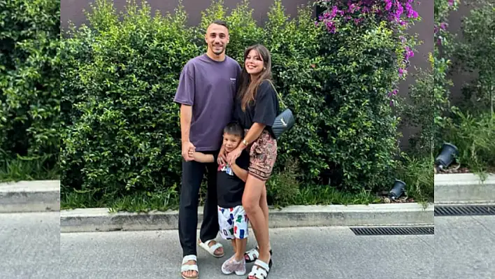 Kayserispor'un şu an ailesiyle birlikte tatil yapan futbolcusu gidiyor mu?