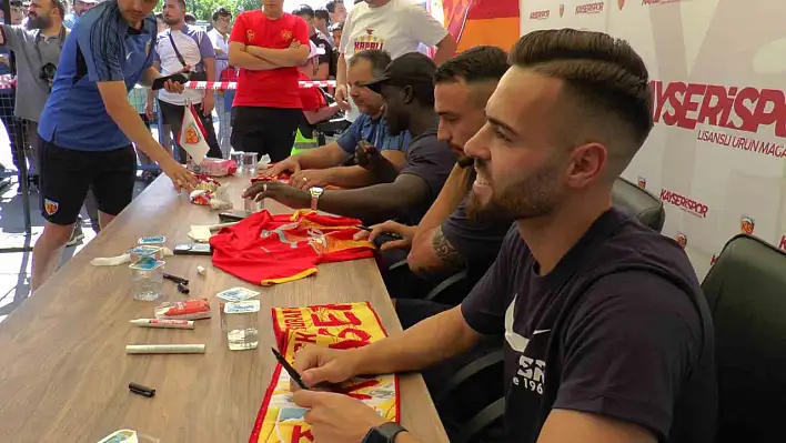 Taraftarlarla buluştular!