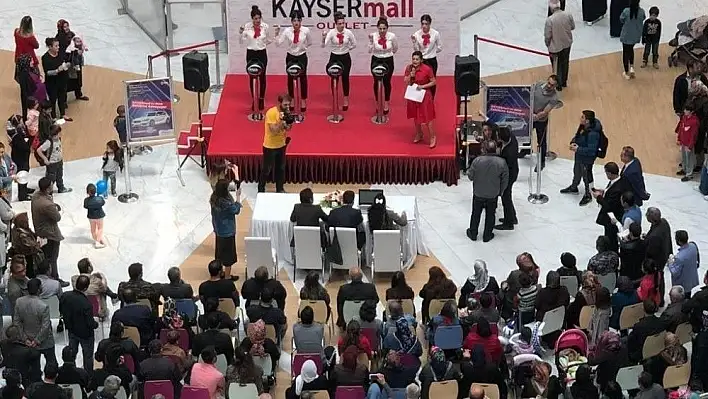 KAYSERmall Outlet müşterisine araba kazandırdı
