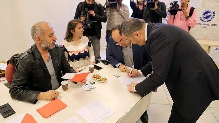 KAYSO Başkanı Mehmet Büyüksimitci Güven Tazeledi
