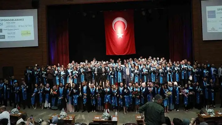 KAYÜ Uygulamalı Bilimler Fakültesi İlk Mezunlarını Verdi